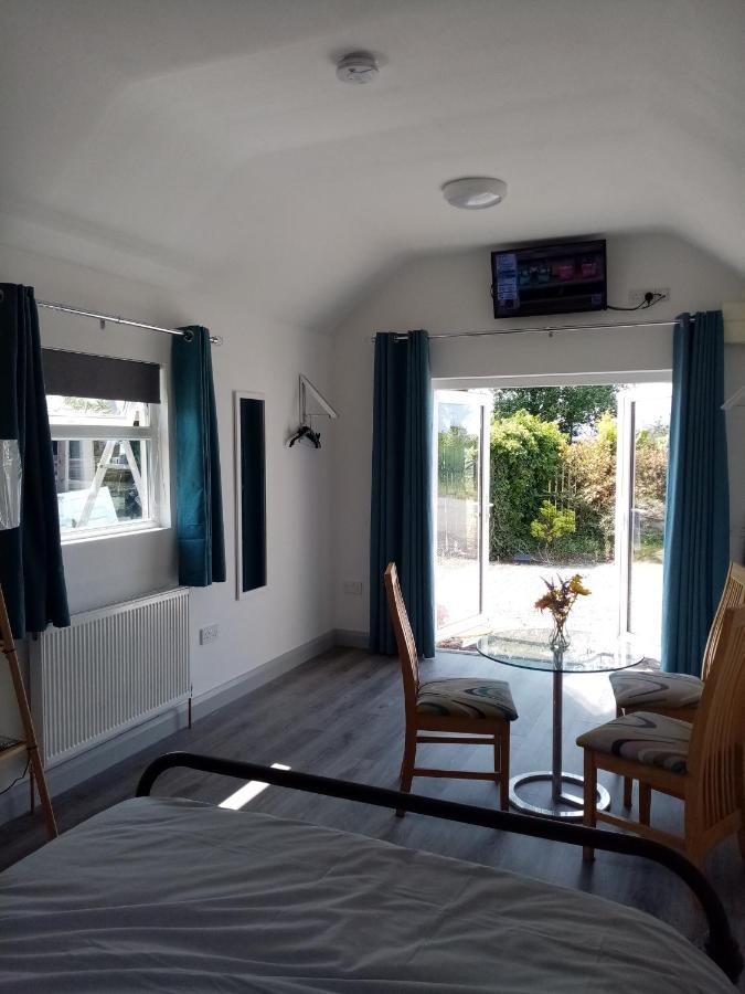 Up On The Hill Apartment Kinawley Bagian luar foto